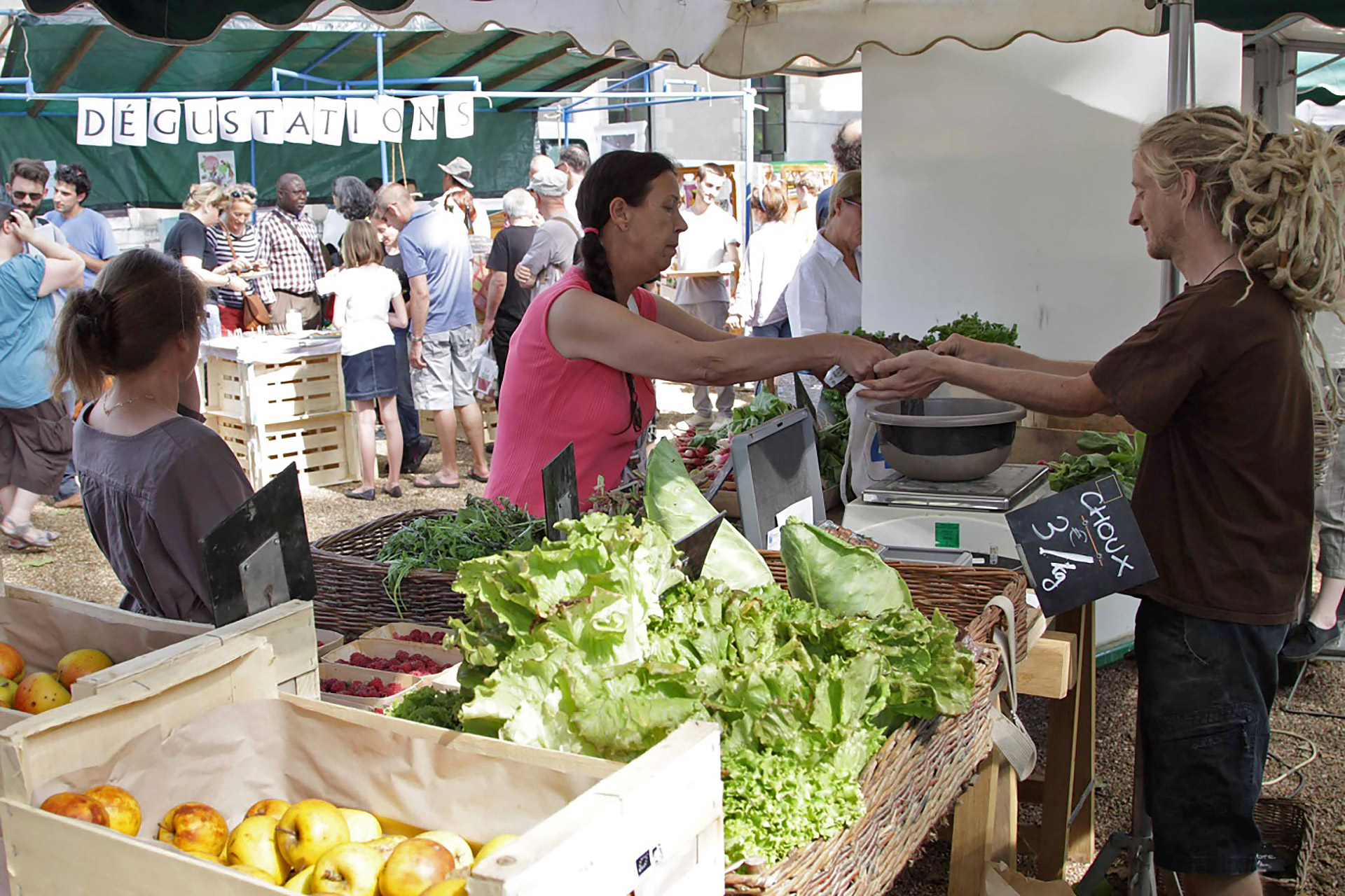 Le marché bio est organisé dans le parc Ronsard